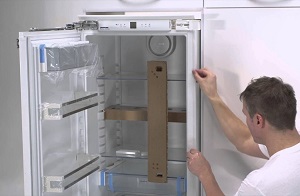 Установка встраиваемого холодильника в Сургуте